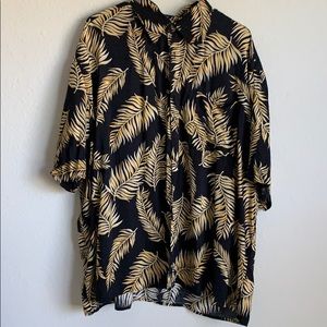 Stylish hawaiian shirt, slightly worn!